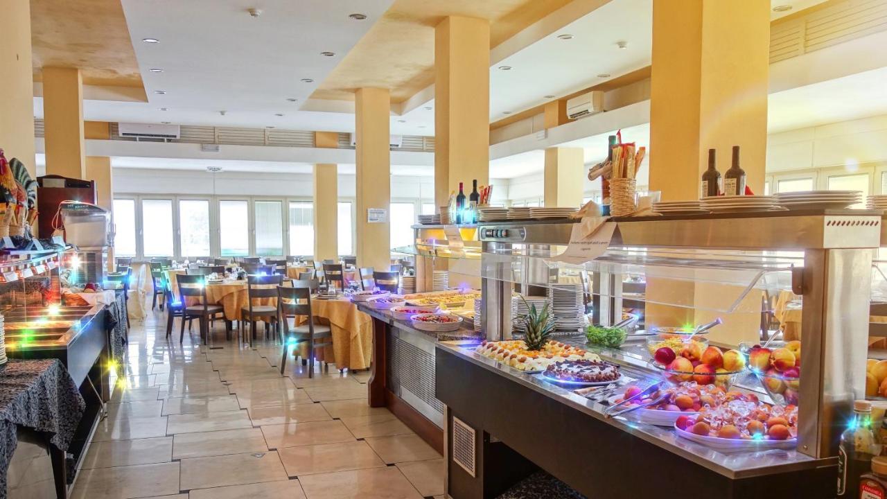 Gatteo Hotel German'S מראה חיצוני תמונה
